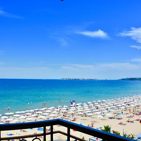 Golden Rainbow ساني بيتش