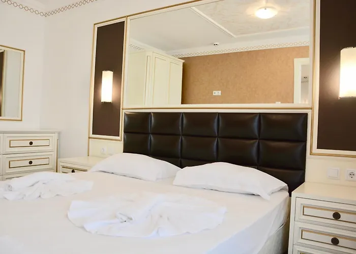 شقة فندقية Golden Rainbow 4*