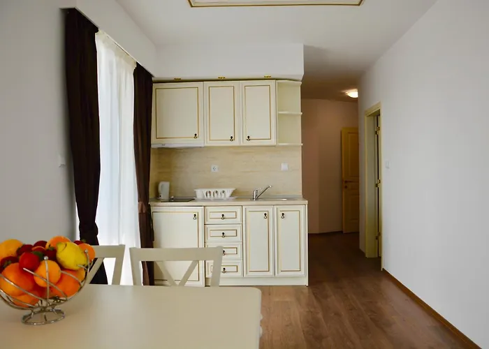 شقة فندقية Golden Rainbow 4*