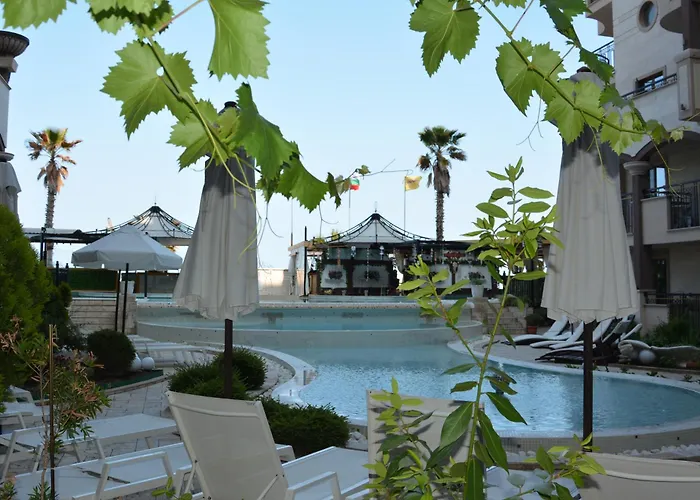 Golden Rainbow 4* ساني بيتش