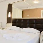 Апарт-готель Golden Rainbow 4*