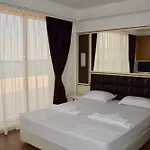 Апарт-готель Golden Rainbow Сонячний Берег
