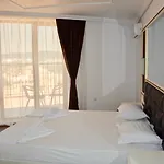 Golden Rainbow Апарт-готель