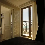 Апарт-готель Golden Rainbow