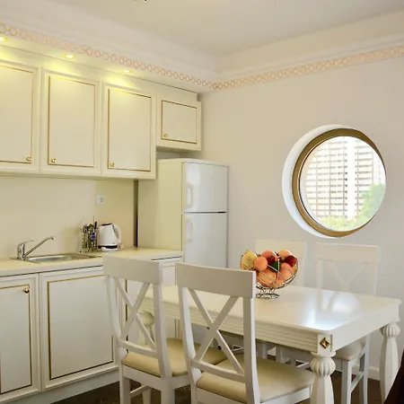 Golden Rainbow Aparthotel 4*