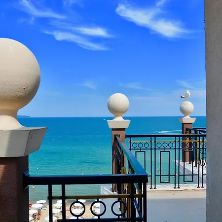 Golden Rainbow Lejlighedshotel 4*