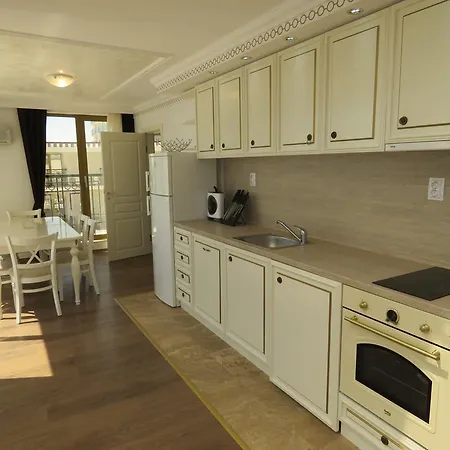 Lejlighedshotel Golden Rainbow Sunny Beach