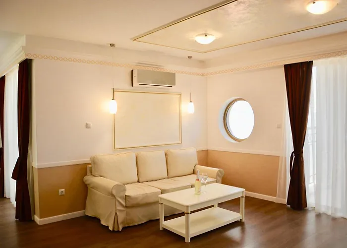 Hotel de apartamente Golden Rainbow 4*