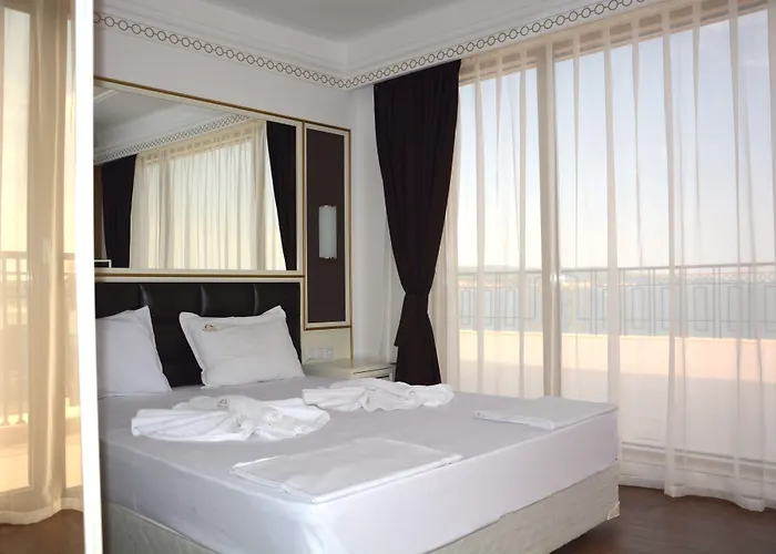 Aparthotel Golden Rainbow 4*