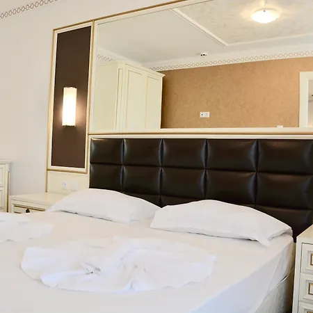 شقة فندقية Golden Rainbow 4*