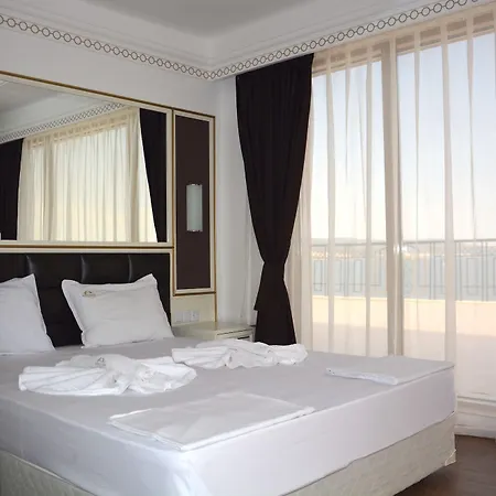 شقة فندقية Golden Rainbow 4*