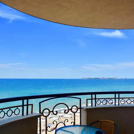 Golden Rainbow Aparthotel 4*