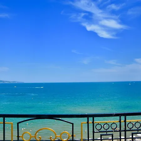 Apart-hotel Golden Rainbow 4*