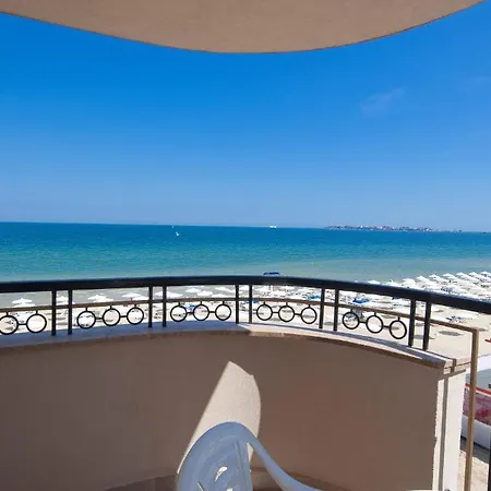Apart-hotel Golden Rainbow 4*