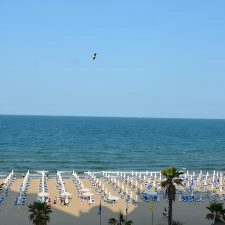 Апарт-готель Golden Rainbow Сонячний Берег