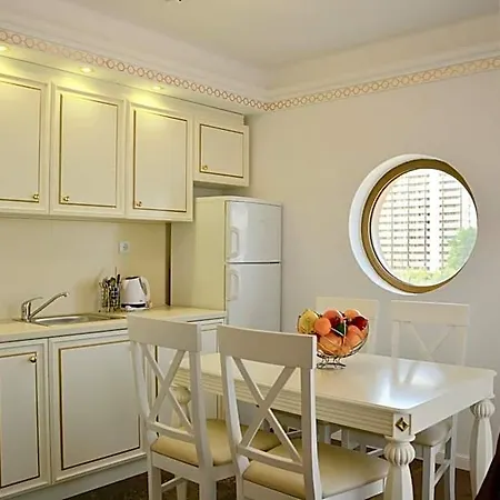 Golden Rainbow Aparthotel 4*