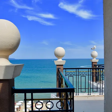 Golden Rainbow Apart-hotel 4*