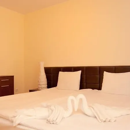 Apart-hotel Golden Rainbow