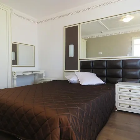 Apart-hotel Golden Rainbow