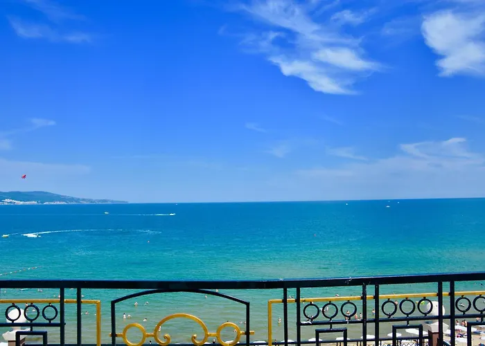 Apartmanhotel Golden Rainbow 4*