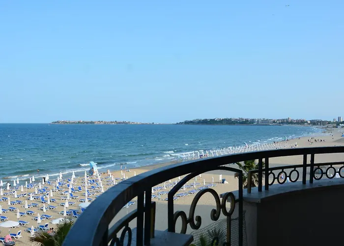 Golden Rainbow Apartmanhotel 4*