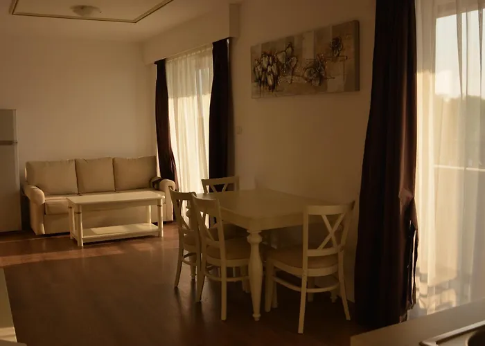 Apartmanhotel Golden Rainbow Napospart