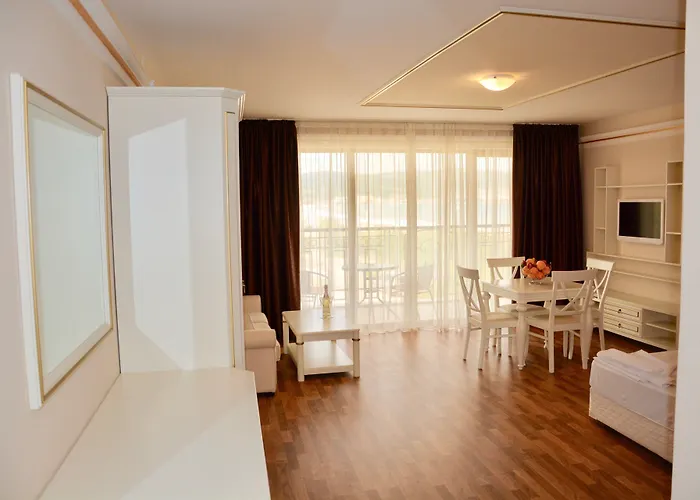 Golden Rainbow Сонячний Берег