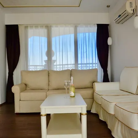 Апарт-отель Golden Rainbow 4*